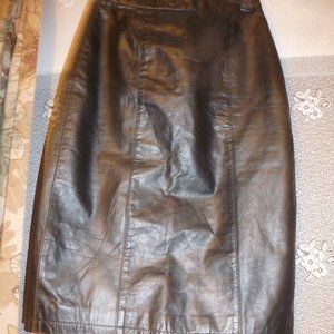 Cayenne Black Genuine Leather Pencil Skirt Size: 3/4